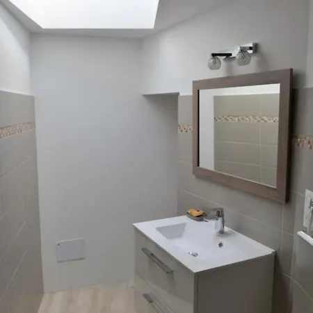 Дом отдыха Casa Natalina De Caractere Entierement Renovee Classee 4 Etoiles *